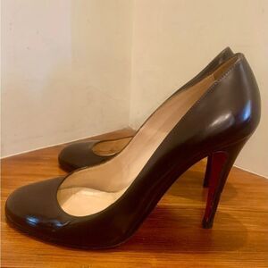 Christian Louboutin Simple Pump EU39.5